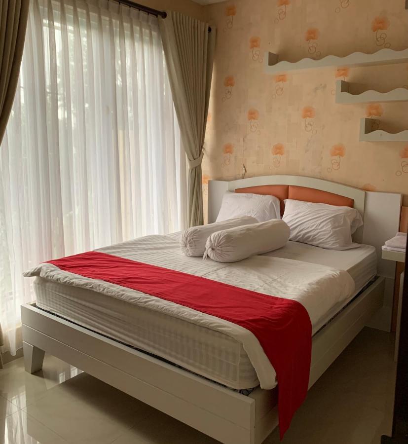 Platinum Setramurni Guest House Bandung 3BR Exterior foto